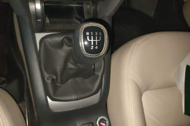 Used Skoda Octavia 2015 Classic Model 1.6L Manual Yijie Edition Gear Lever