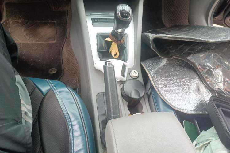 Used Skoda Octavia 2015 1.6L Manual Yijie Edition Gear Lever