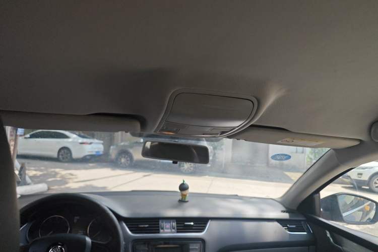 Used Skoda Octavia 2015 1.6L Automatic Yijie Edition Headliner