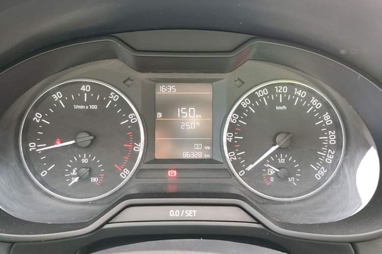 Used Skoda Octavia 2015 1.6L Manual Eado Edition Instrument Cluster