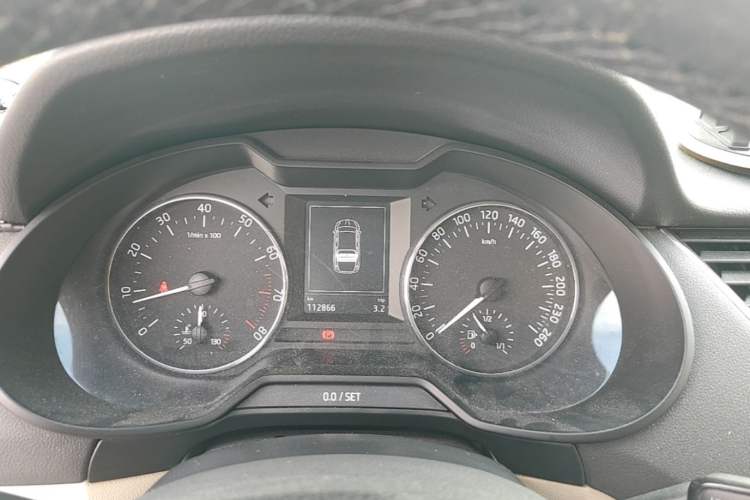 Used Skoda Octavia 2015 1.6L Manual Yijun Edition Instrument Cluster
