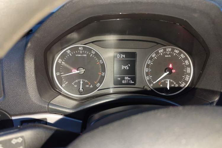 Used Skoda Octavia 2015 Classic Model 1.6L Manual Yijie Edition Instrument Cluster