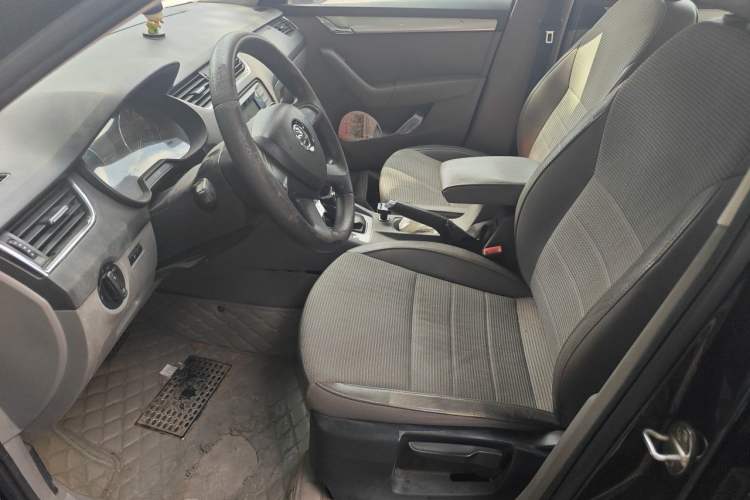 Used Skoda Octavia 2015 1.6L Automatic Yijie Edition Left Front Seat