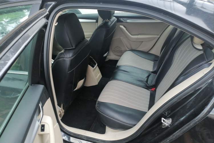 Used Skoda Octavia 2015 1.6L Automatic Yijie Edition Left Rear Seat