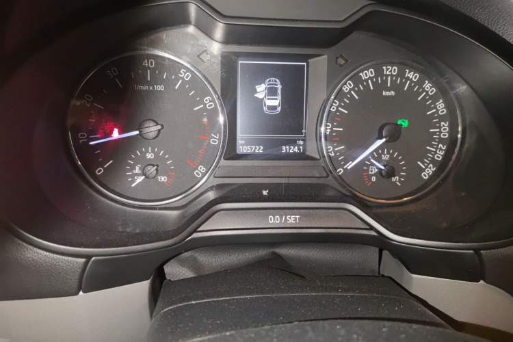 Used Skoda Octavia 2015 1.6L Automatic Yijun Edition Odometer Close Up