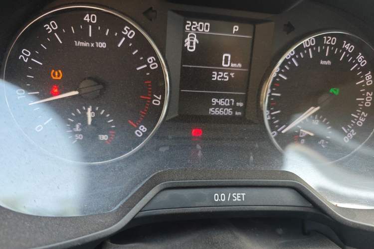 Used Skoda Octavia 2015 1.6L Automatic Yijie Edition Odometer Close Up
