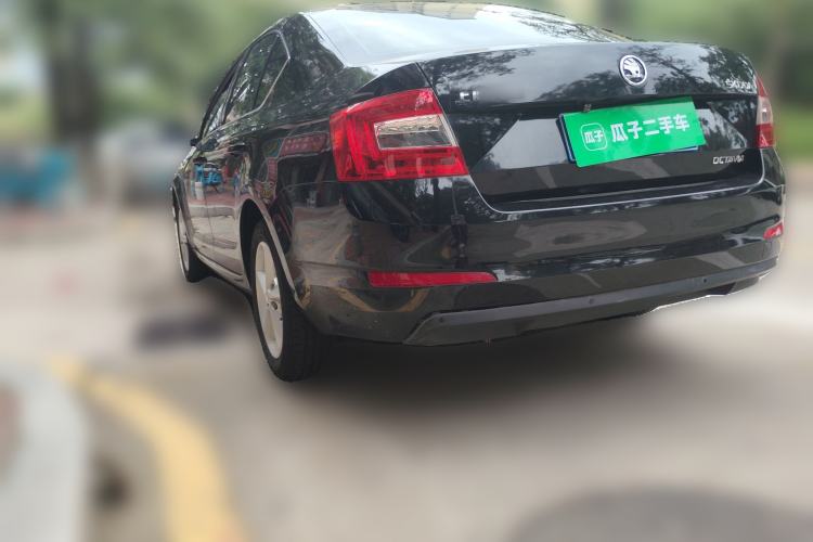 Used Skoda Octavia 2015 1.6L Automatic Yijie Edition Rear Left 45 Deg