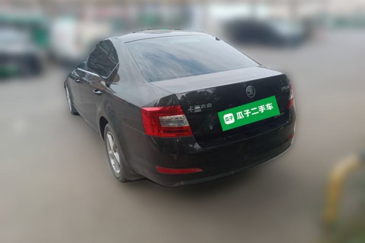 Used Skoda Octavia 2015 1.6L Manual Yijie Edition Rear Left 45 Deg