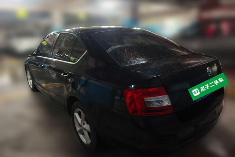 Used Skoda Octavia 2015 1.6L Manual Yijie Edition Rear Left 45 Deg