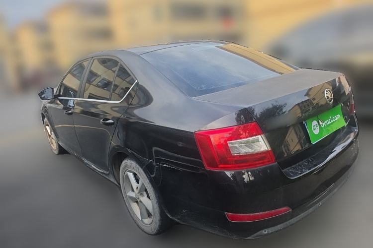 Used Skoda Octavia 2015 1.6L Automatic Yijie Edition Rear Left 45 Deg