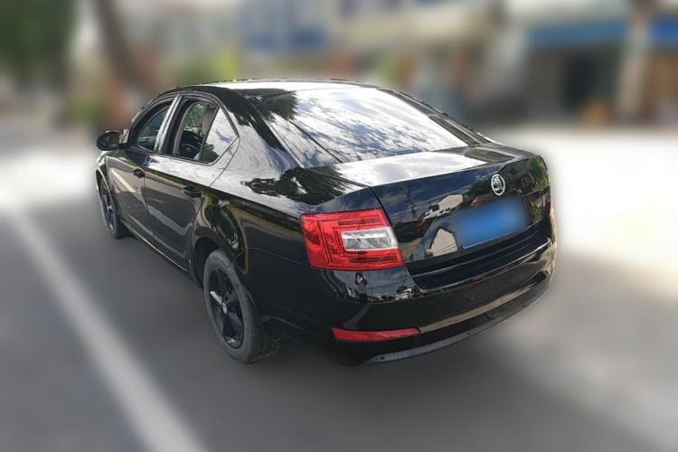 Used Skoda Octavia 2015 1.6L Manual Yijun Edition Rear Left 45 Deg