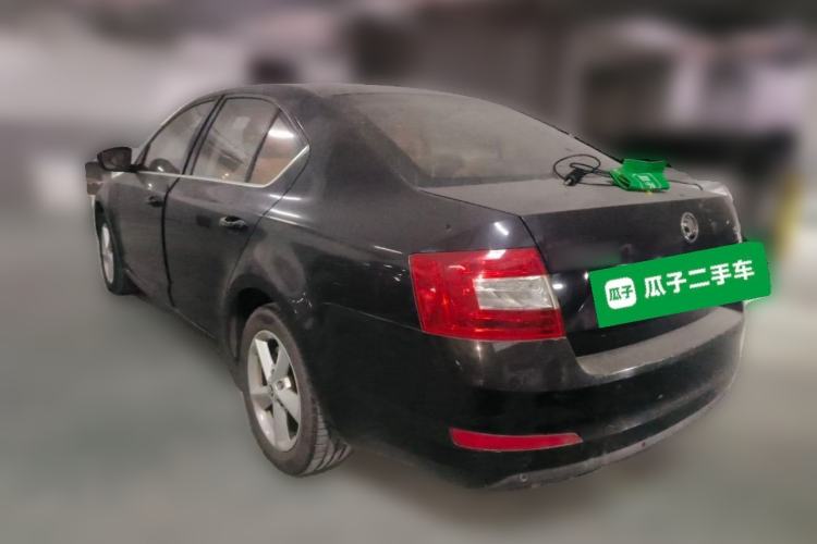 Used Skoda Octavia 2015 1.6L Automatic Yijie Edition Rear Left 45 Deg