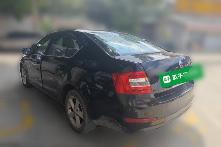 Used Skoda Octavia 2015 1.6L Automatic Yijie Edition Rear Left 45 Deg