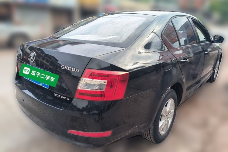 Used Skoda Octavia 2015 1.6L Automatic Eado Edition Rear Right 45 Deg