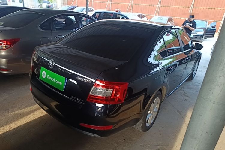 Used Skoda Octavia 2015 1.6L Automatic Yijun Edition Rear Right 45 Deg