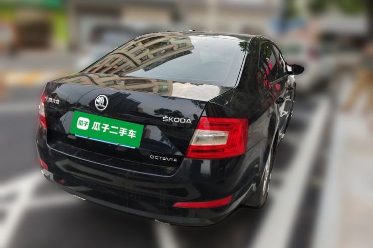 Used Skoda Octavia 2015 1.6L Automatic Eado Edition Rear Right 45 Deg