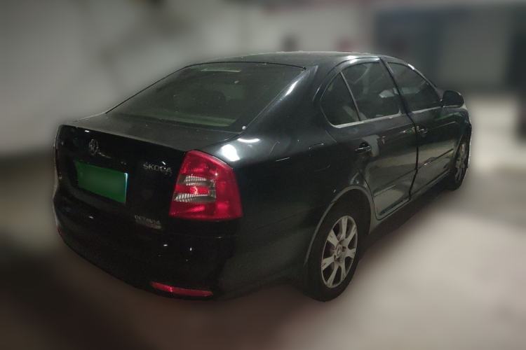 Used Skoda Octavia 2015 Classic Model 1.6L Manual Yijie Edition Rear Right 45 Deg