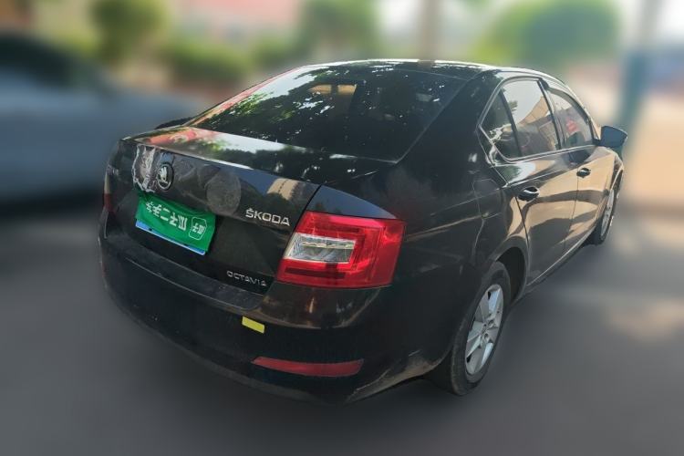 Used Skoda Octavia 2015 1.6L Manual Eado Edition Rear Right 45 Deg
