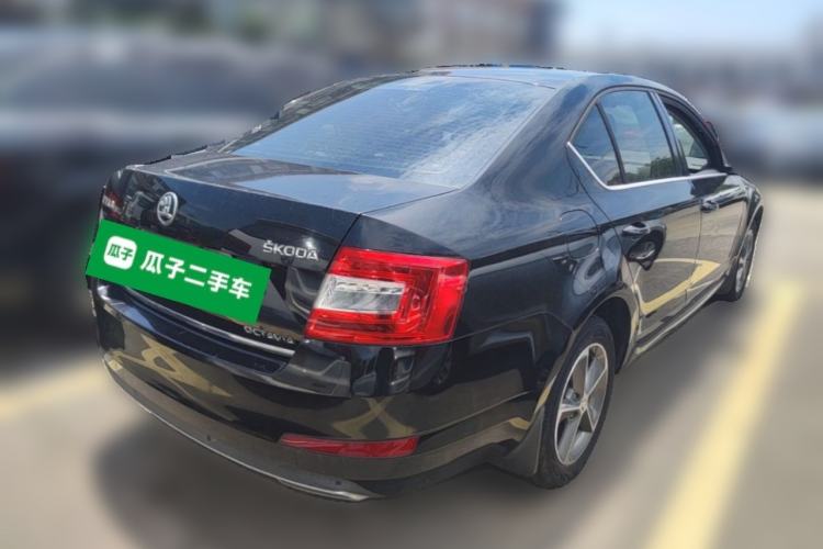 Used Skoda Octavia 2015 1.6L Automatic Yijun Edition Rear Right 45 Deg