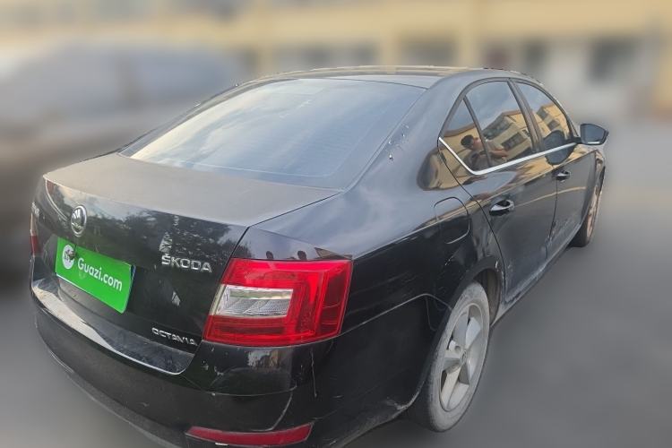 Used Skoda Octavia 2015 1.6L Automatic Yijie Edition Rear Right 45 Deg