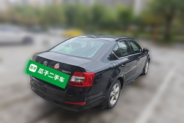 Used Skoda Octavia 2015 1.6L Automatic Yijie Edition Rear Right 45 Deg
