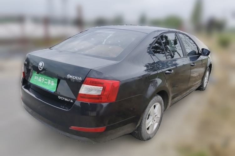 Used Skoda Octavia 2015 1.6L Manual Eado Edition Rear Right 45 Deg