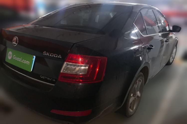 Used Skoda Octavia 2015 1.6L Automatic Yijun Edition Rear Right 45 Deg
