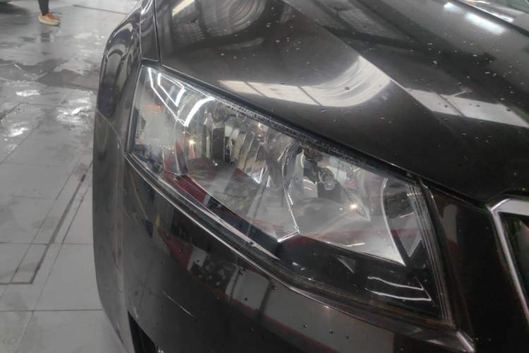 Used Skoda Octavia 2015 1.6L Manual Yijun Edition Right Front Headlight