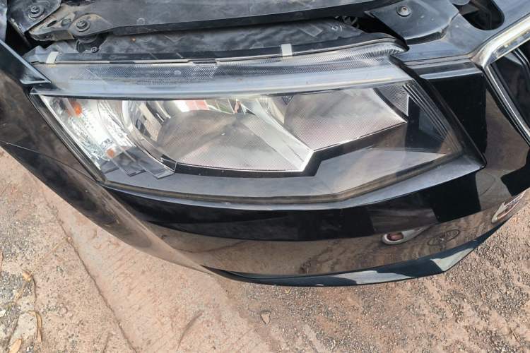 Used Skoda Octavia 2015 1.6L Automatic Eado Edition Right Front Headlight