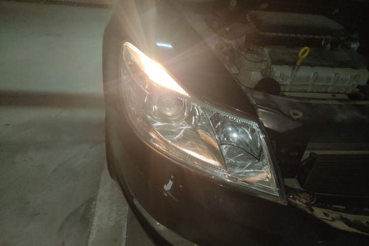 Used Skoda Octavia 2015 Classic Model 1.6L Manual Yijie Edition Right Front Headlight