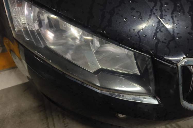 Used Skoda Octavia 2015 1.6L Manual Yijie Edition Right Front Headlight