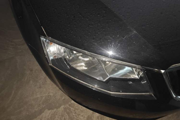 Used Skoda Octavia 2015 1.6L Manual Eado Edition Right Front Headlight