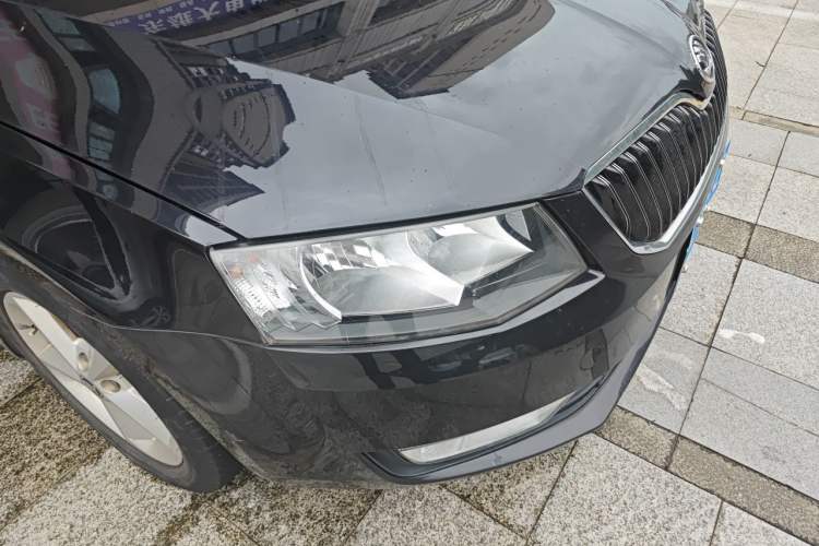 Used Skoda Octavia 2015 1.6L Automatic Yijie Edition Right Front Headlight