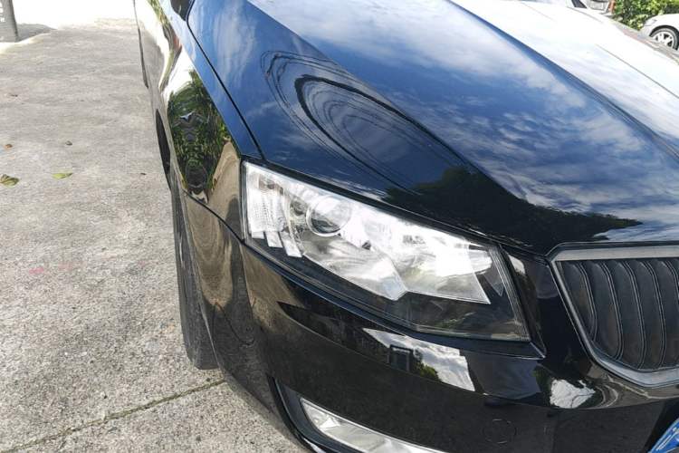 Used Skoda Octavia 2015 1.6L Manual Yijun Edition Right Front Headlight