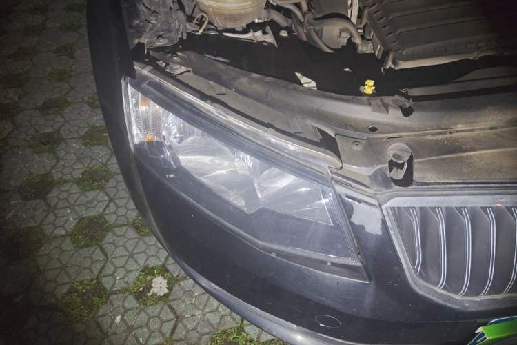 Used Skoda Octavia 2015 1.6L Automatic Yijie Edition Right Front Headlight