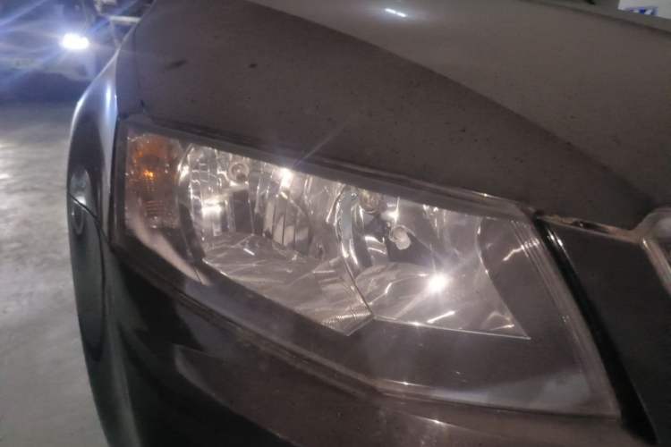 Used Skoda Octavia 2015 1.6L Automatic Yijie Edition Right Front Headlight