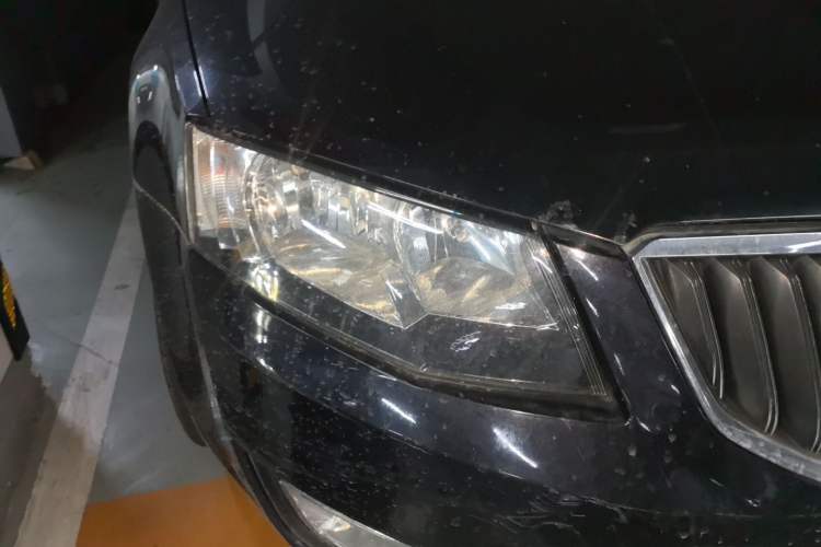 Used Skoda Octavia 2015 1.6L Automatic Yijun Edition Right Front Headlight