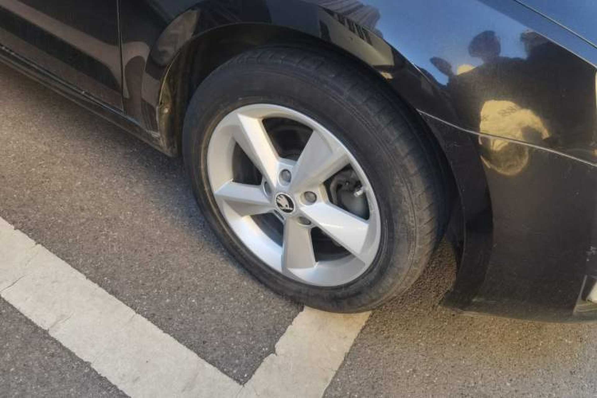 Used Skoda Octavia 2015 1.6L Manual Yijie Edition Right Front Wheel Hub