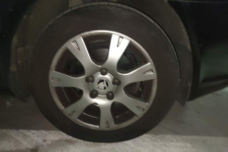 Used Skoda Octavia 2015 Classic Model 1.6L Manual Yijie Edition Right Front Wheel Hub