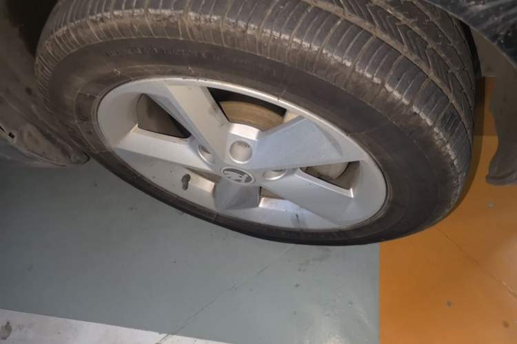 Used Skoda Octavia 2015 1.6L Automatic Yijun Edition Right Front Wheel Hub