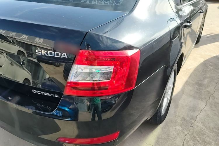 Used Skoda Octavia 2015 1.6L Manual Eado Edition Right Rear Taillight