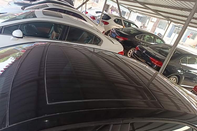Used Skoda Octavia 2015 1.6L Automatic Yijun Edition Roof