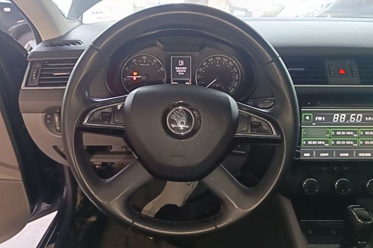 Used Skoda Octavia 2015 1.6L Automatic Yijun Edition Steering Wheel