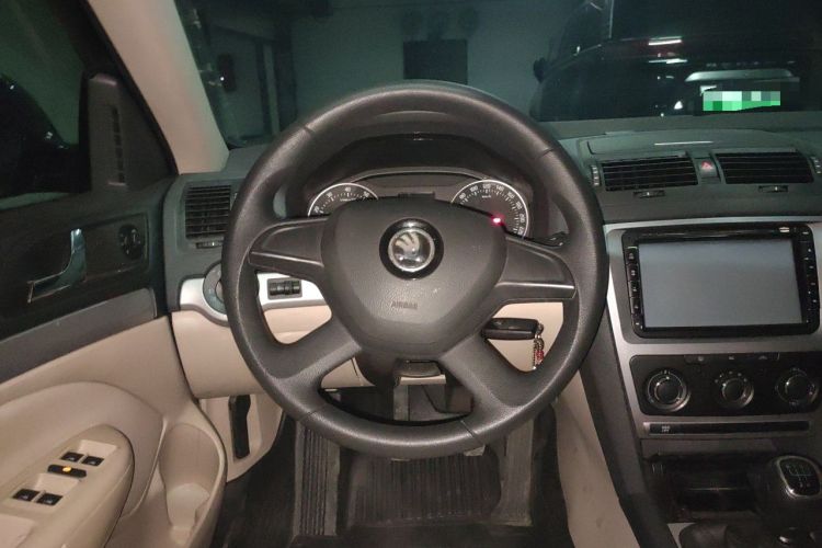 Used Skoda Octavia 2015 Classic Model 1.6L Manual Yijie Edition Steering Wheel