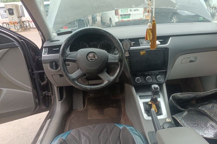 Used Skoda Octavia 2015 1.6L Manual Yijie Edition Steering Wheel