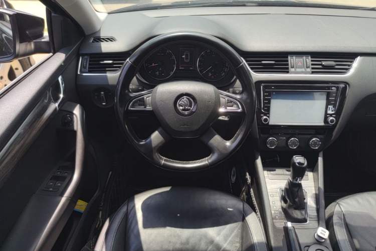 Used Skoda Octavia 2015 1.6L Automatic Yijun Edition Steering Wheel