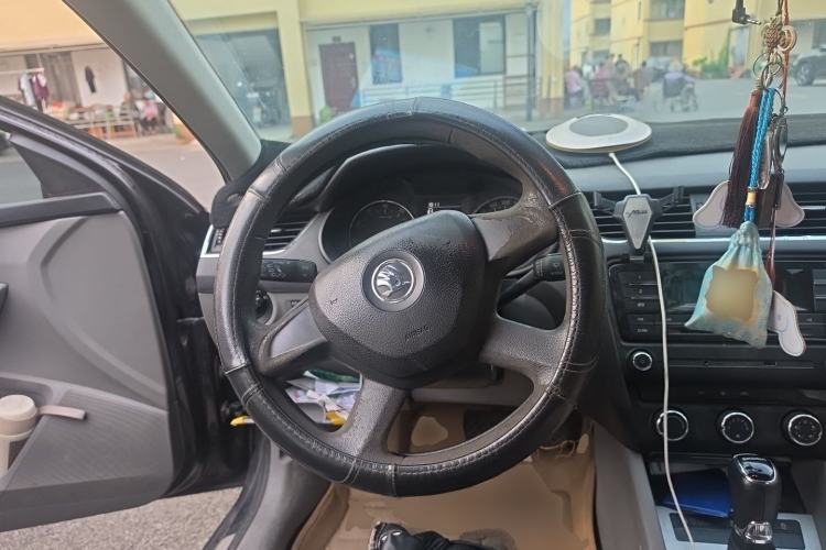 Used Skoda Octavia 2015 1.6L Automatic Yijie Edition Steering Wheel