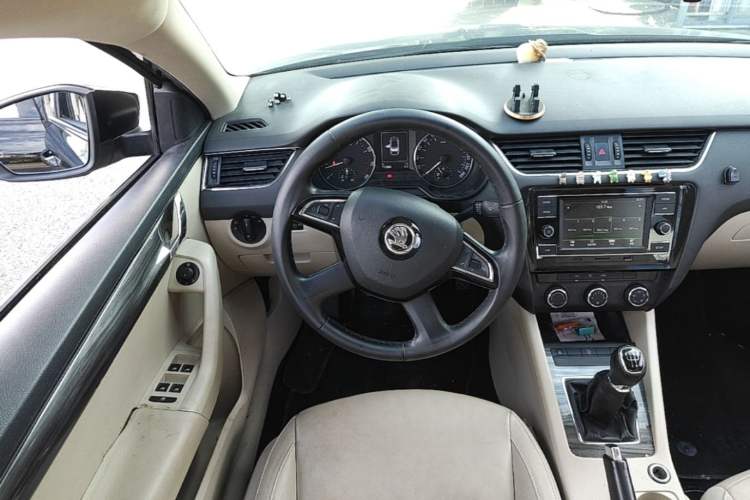 Used Skoda Octavia 2015 1.6L Manual Yijun Edition Steering Wheel