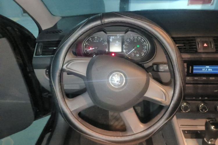 Used Skoda Octavia 2015 1.6L Automatic Yijie Edition Steering Wheel