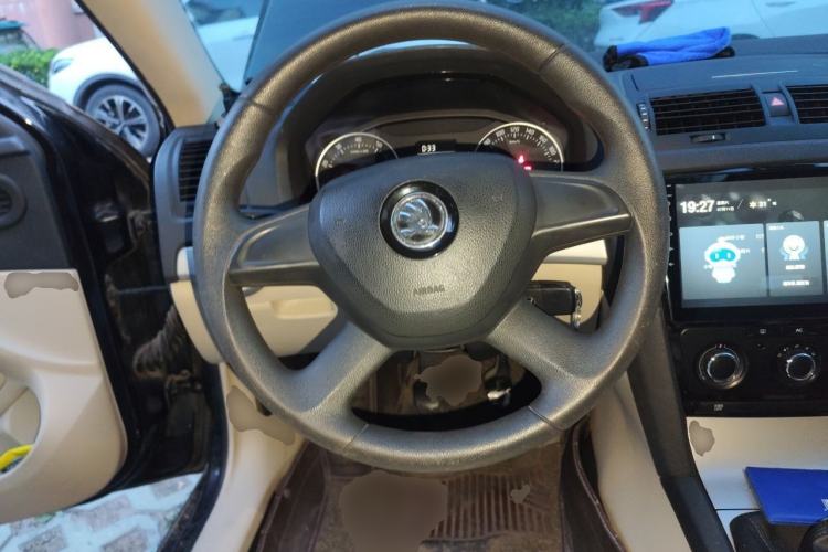 Used Skoda Octavia 2015 Classic Model 1.6L Manual Yijie Edition Steering Wheel